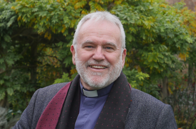 Rev David Gifford for web.png