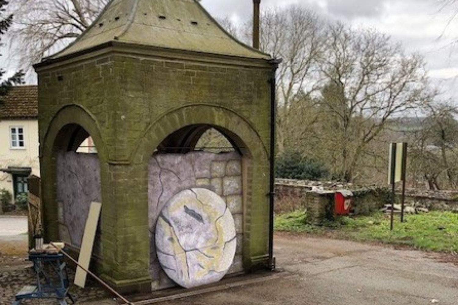 Walk through real-life Easter Garden in Kington - Diocese of Hereford
